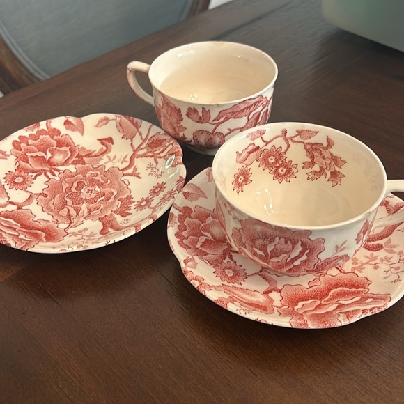 Johnson Bros England Teacup and Saucer sets (2) Chippendale Red Vintage - Picture 2 of 11